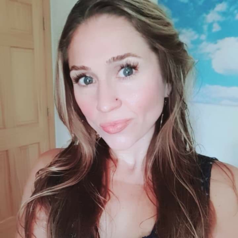 Meet your Posher,💙Andrea💙